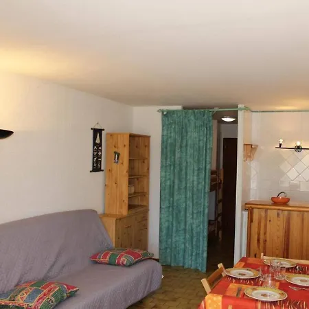 A Gruissan: Terrasse, Parking, Clim, Proche Commerces Et Port - Fr-1-229-71 Apartment