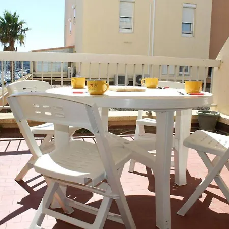 A Gruissan: Terrasse, Parking, Clim, Proche Commerces Et Port - Fr-1-229-71